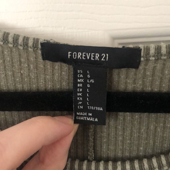 Green casual tee - Picture 2 of 3